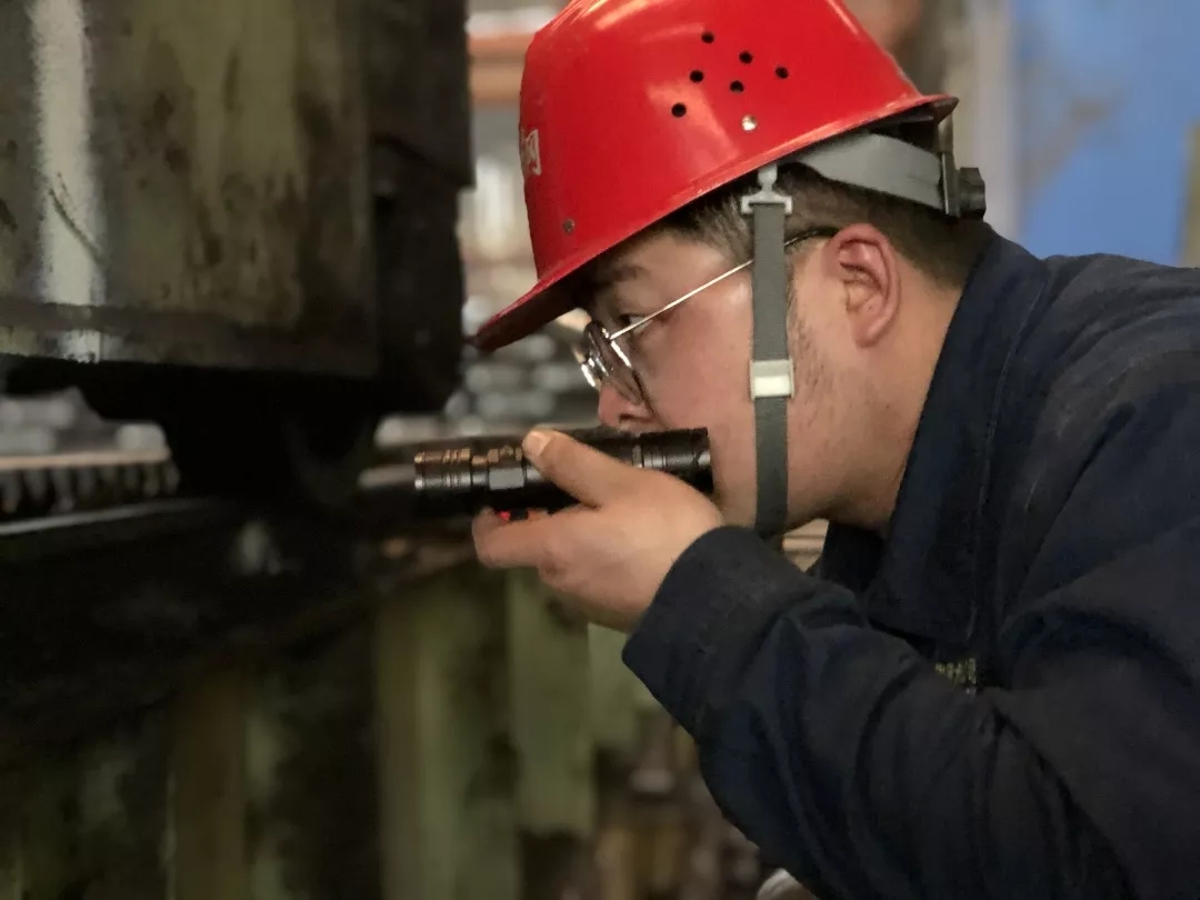 ���ֽ�(j��ng)�������(du��)��  �T�R�l(f��)չ���L(zh��ng)�ǡ�