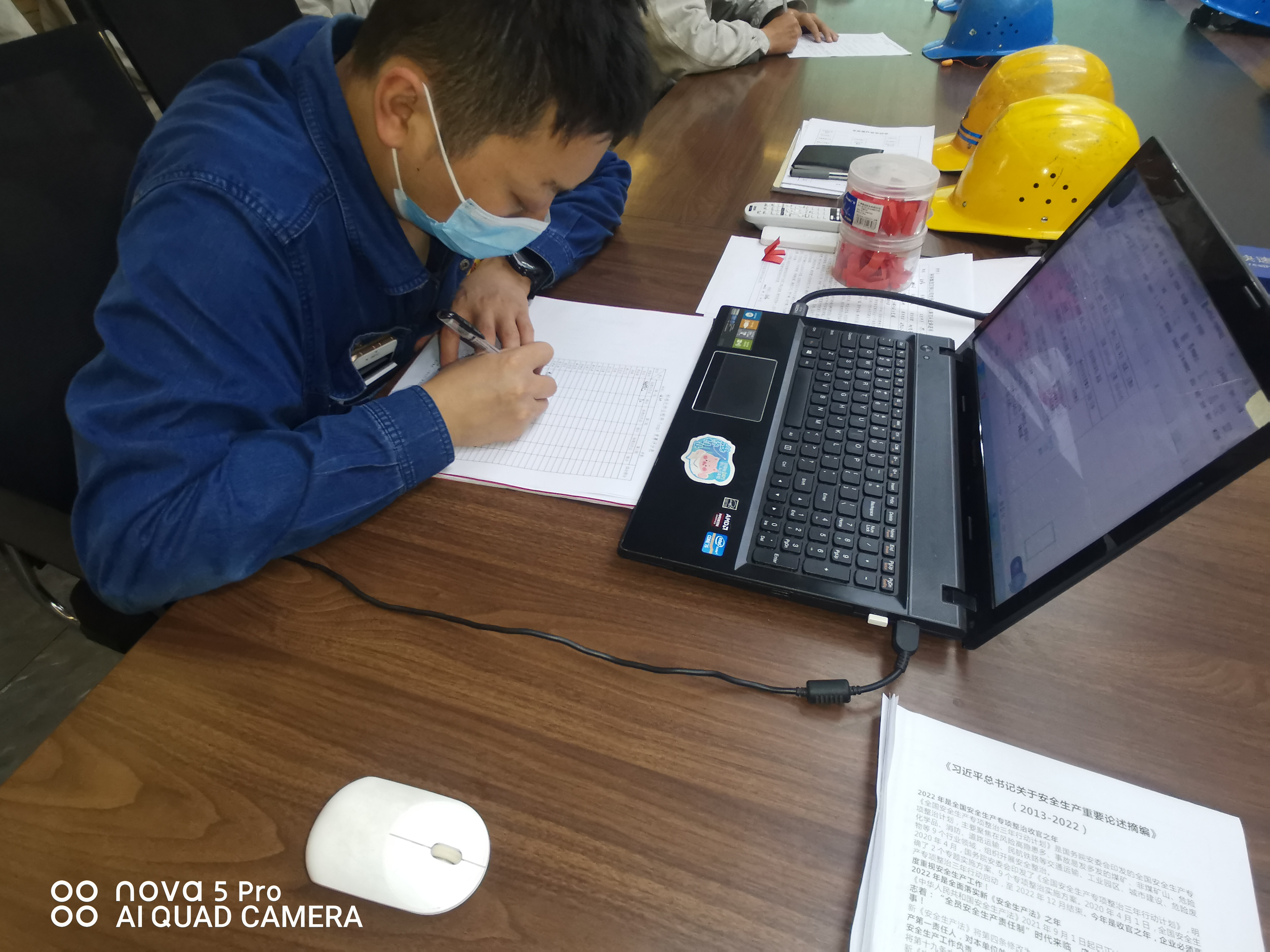 ���ֽ�(j��ng)�������(du��)��  �T�R�l(f��)չ���L(zh��ng)�ǡ�