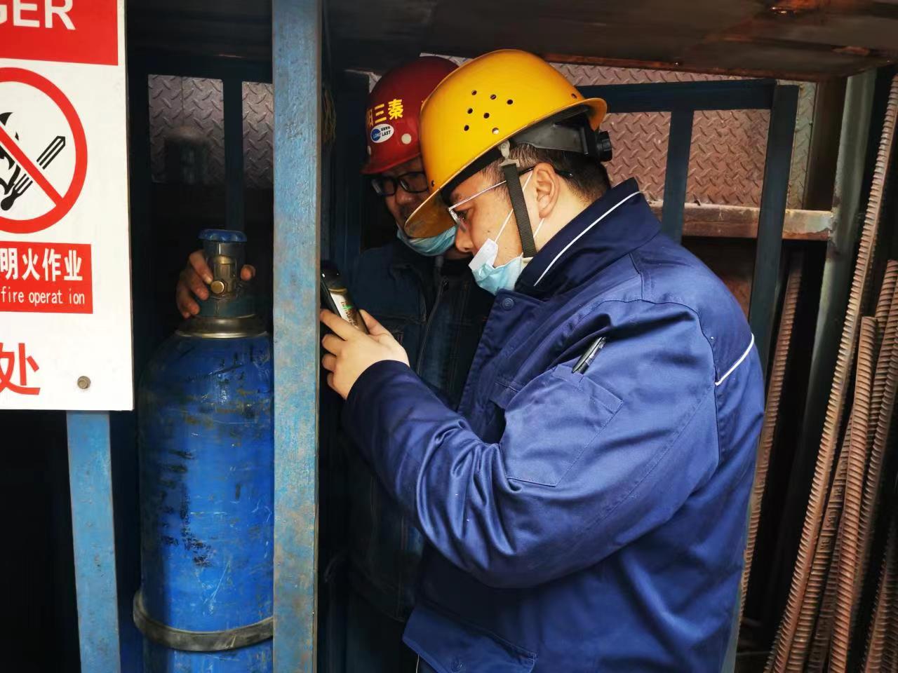 һ��С�t�����ͽo����(ji��)���؍�λ�ġ����w�ˡ�