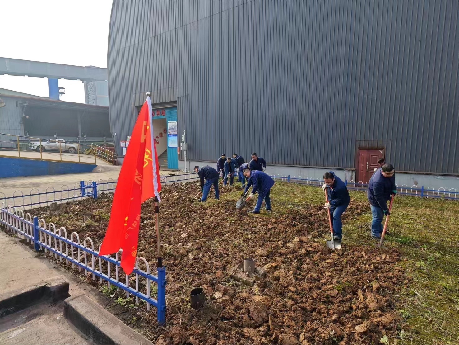 ���ڱ��ϲ���վ   ���a(ch��n)��(j��ng)�Iͦһ��