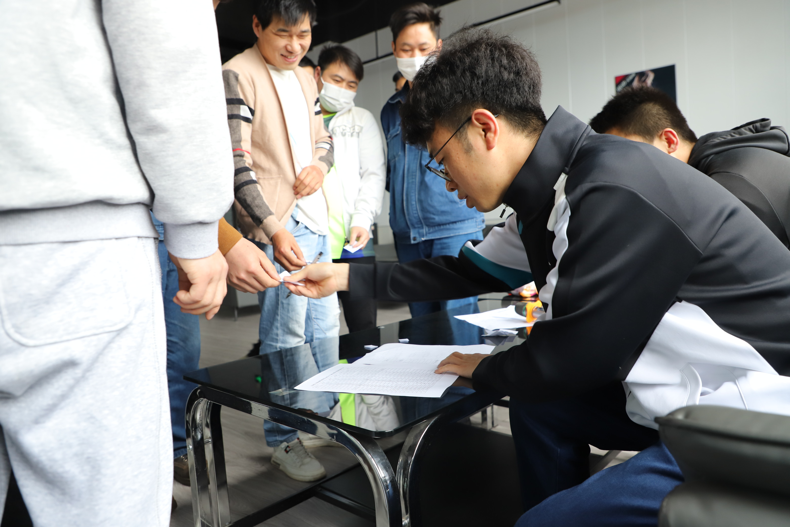 ��ƹ�����L(f��ng)���������o�ޡ���˾�e�k���F(tu��n)�ڶ������\(y��n)�ӕ�ƹ�����x��ِ