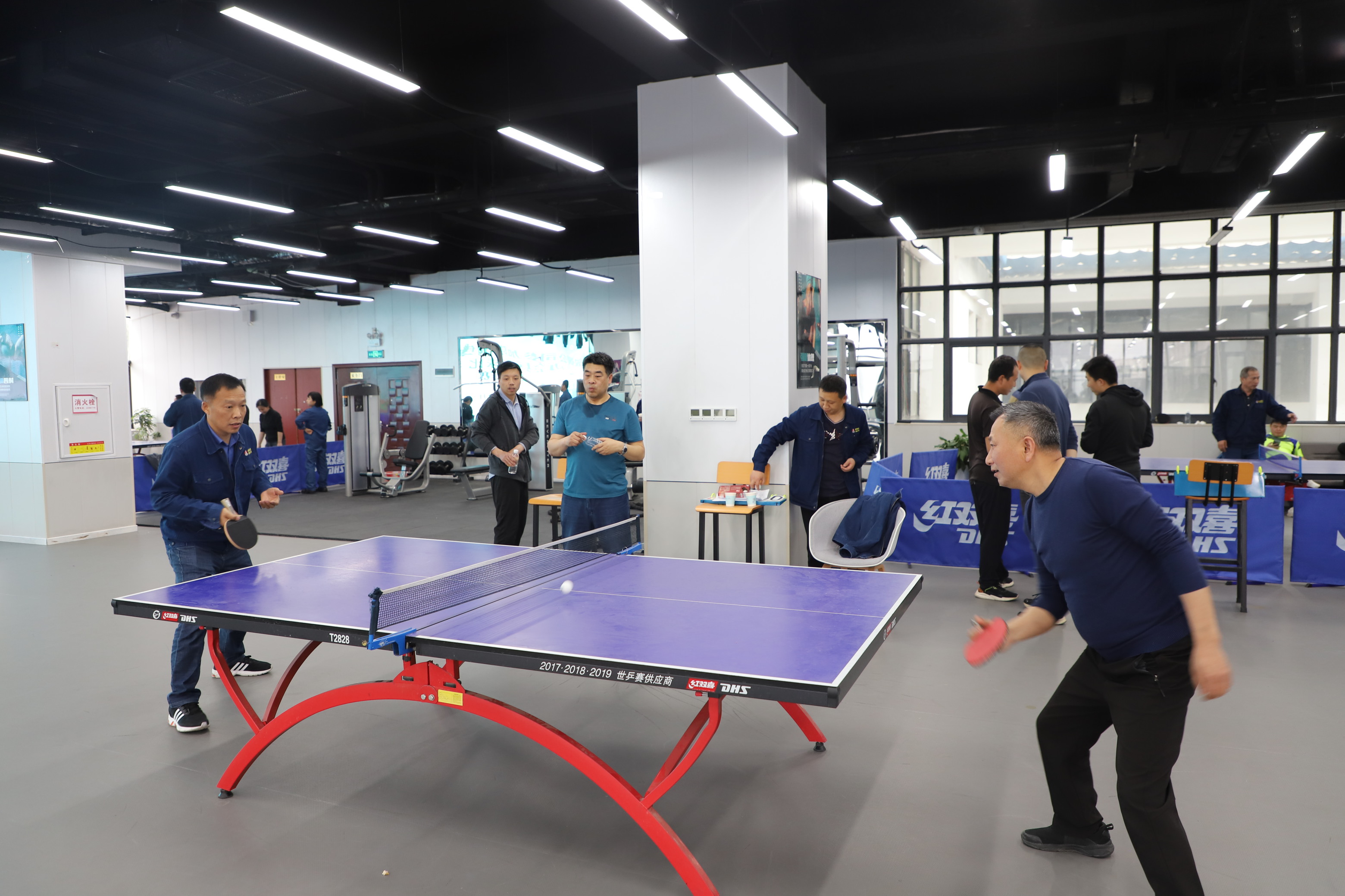 ��ƹ�����L(f��ng)���������o�ޡ���˾�e�k���F(tu��n)�ڶ������\(y��n)�ӕ�ƹ�����x��ِ