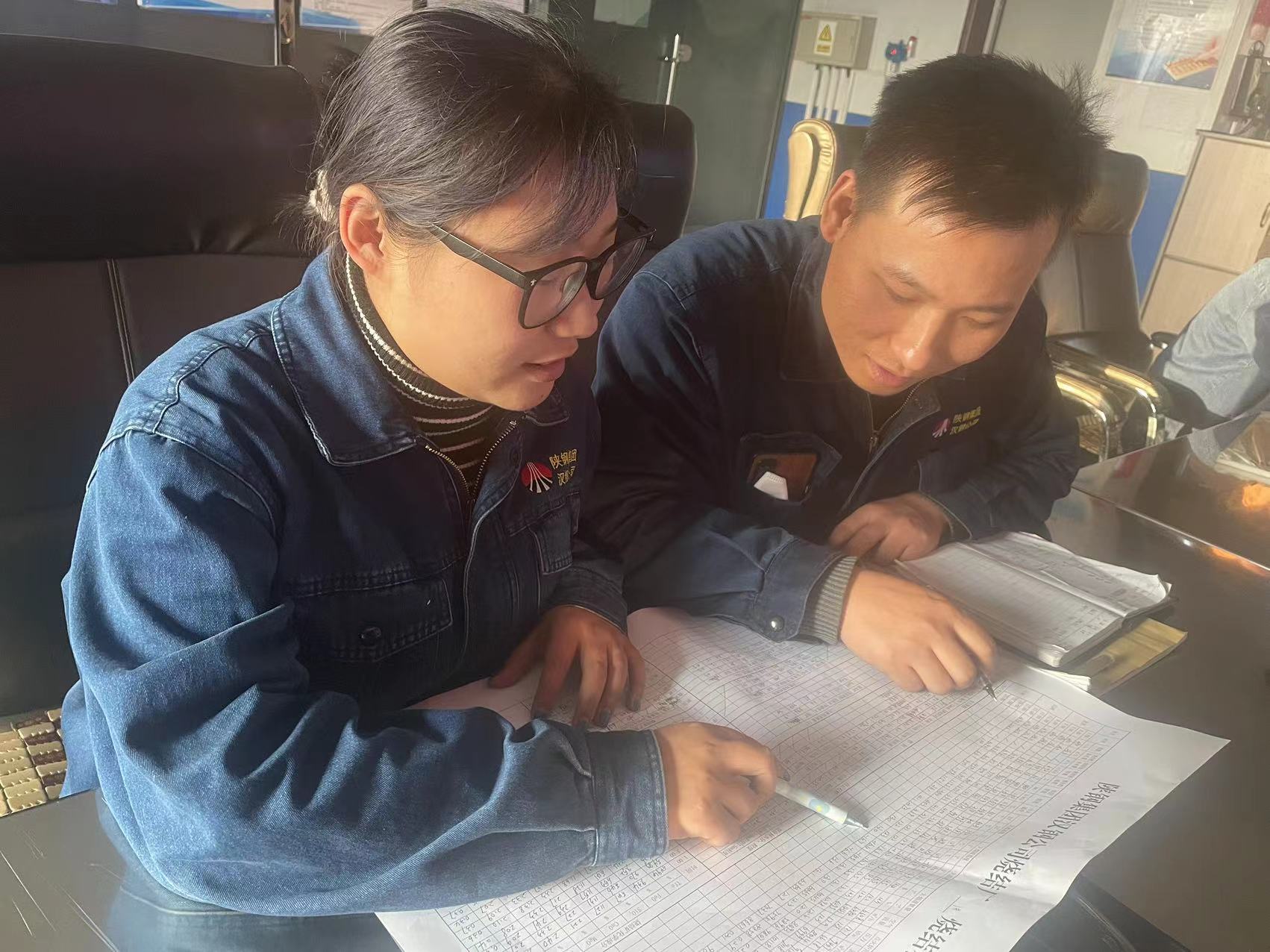 ����ů������Ƕ����������L��