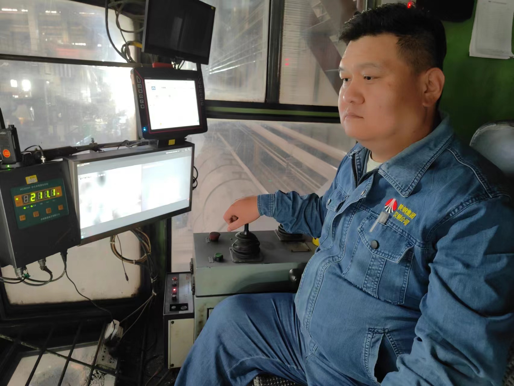 �c(di��n)ȼ���ռ��������(d��ng)�^��֮��