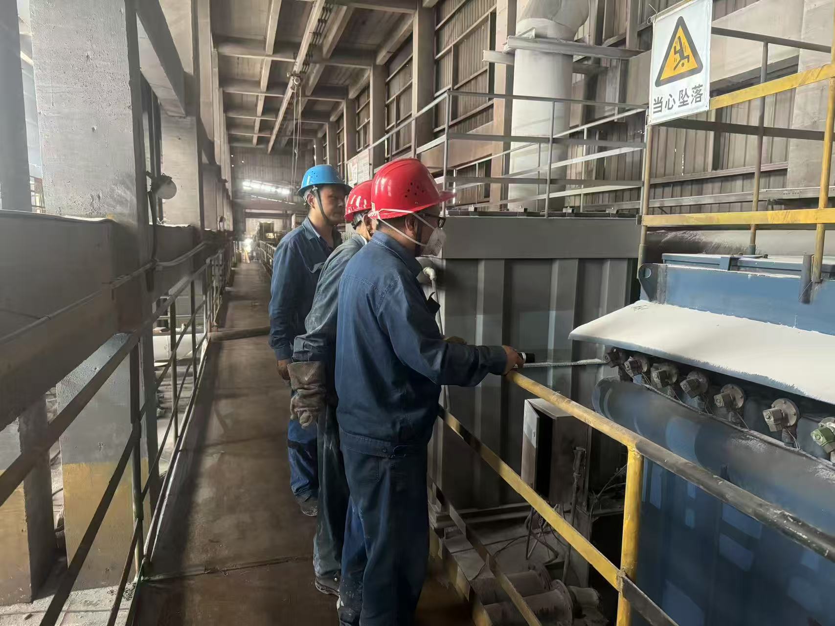 ��޶��ë������  �˄�(d��ng)������Ч��ܗU