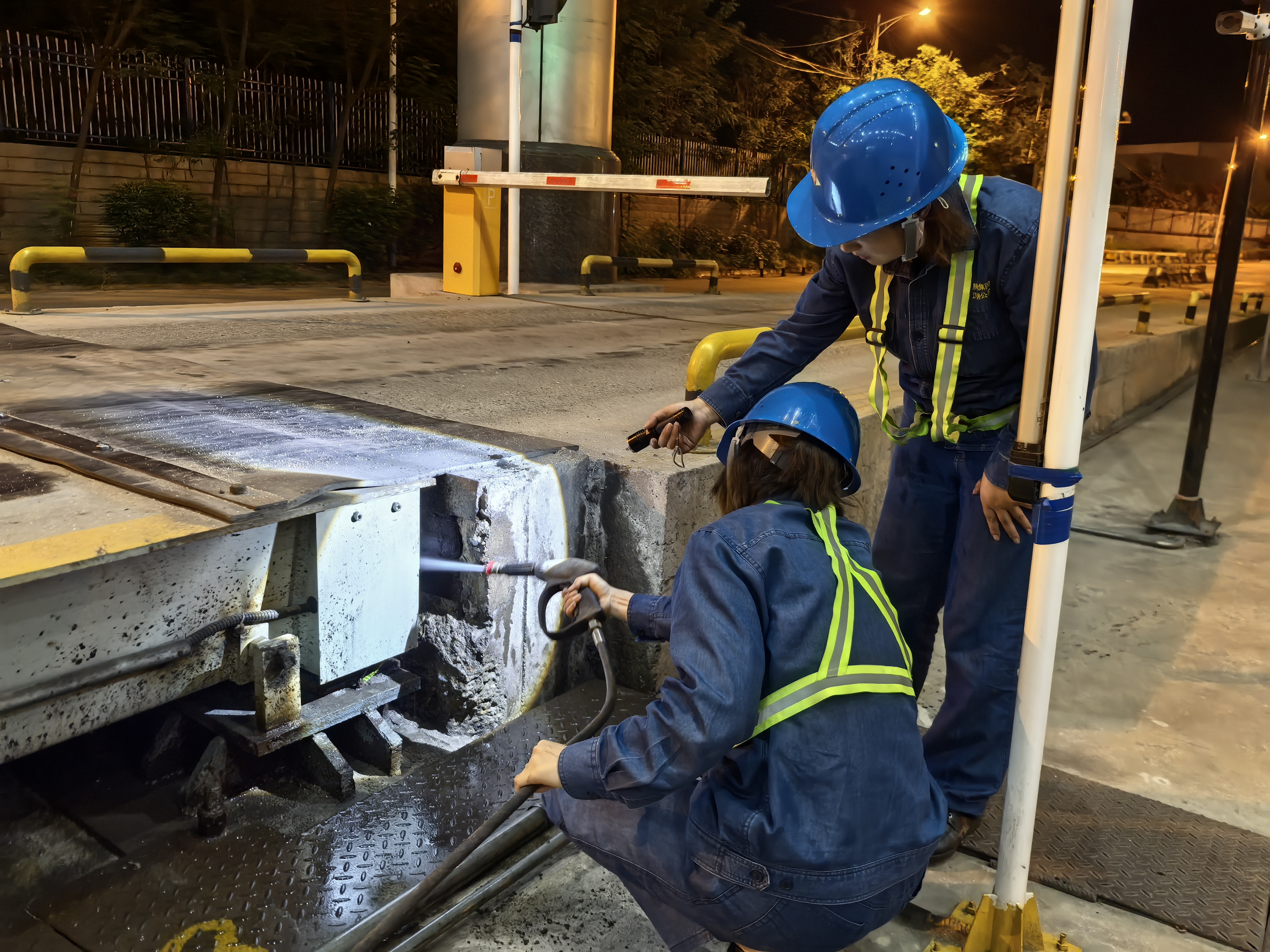 ���c̽�L���z�﹤��ġ��펽�e������