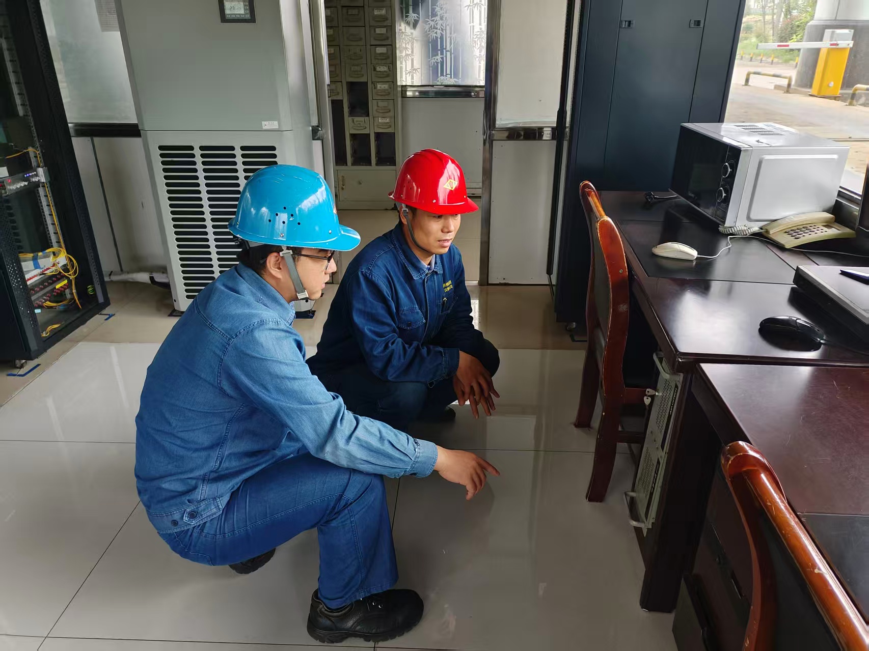 �ݾ������N���� ���l(f��)�O�����������